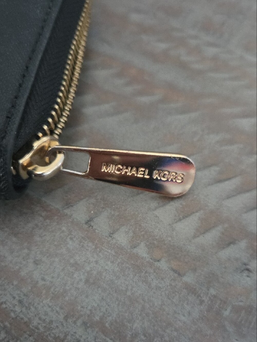 Michael Kors Black Leather Zip Wallet with Gold Logo Excellent!! Condition - Picture 2 of 9